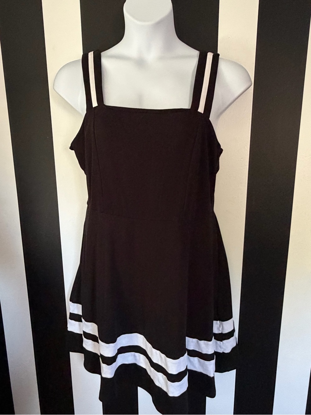 NWOT NY&Co Black Fit & Flare Sundress with White Stripes - SZ XL - Picture 2 of 6